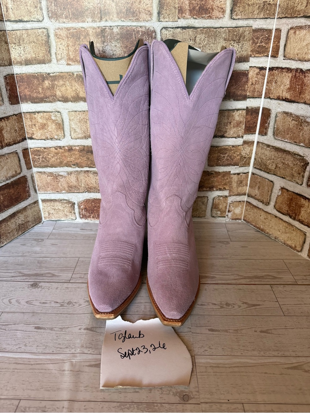 Women's Lavender suede tecovas annie monarch